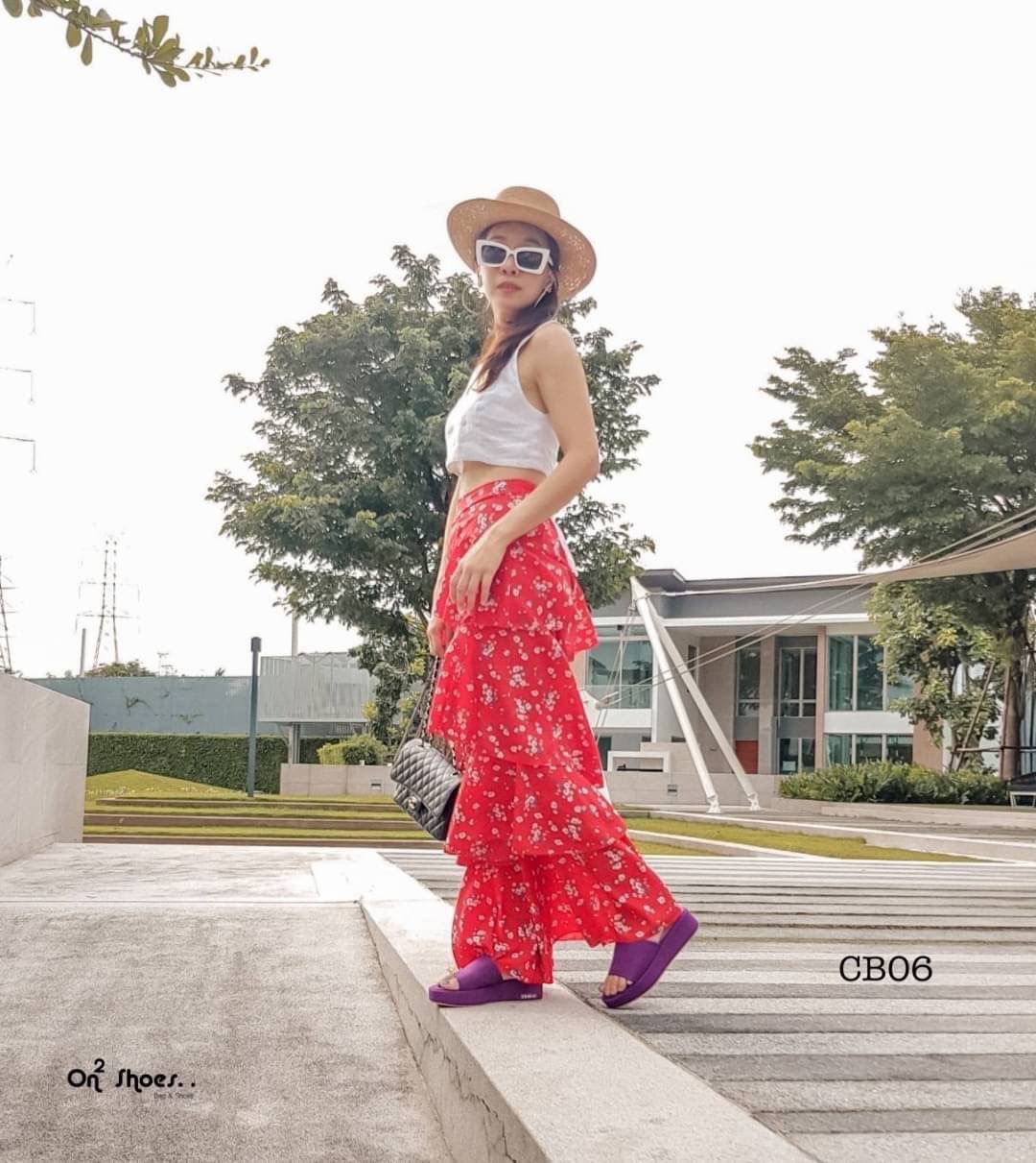 พร้อมส่ง รองเท้าทรง Tosat (โทสต์) สุดฮิต ตัวนี้ส้นและพื้นงานเกรดเทียบหลักพันได้เลยค่ะ วัสดุโฟมแข็งสำหรับทำส้นโดยเฉพาะน้ำหนักเบาใส่เดินสบาย ไม่ยุบไม่ยวบ พื้นรองอย่างดีกันลื่น ไม่สึกง่าย ตอบโจทย์สำหรับสาวๆที่ใส่เดินยืนนานๆได้ดี วัสดุตัวรองเท้าเป็นผ้าแคนวาสม