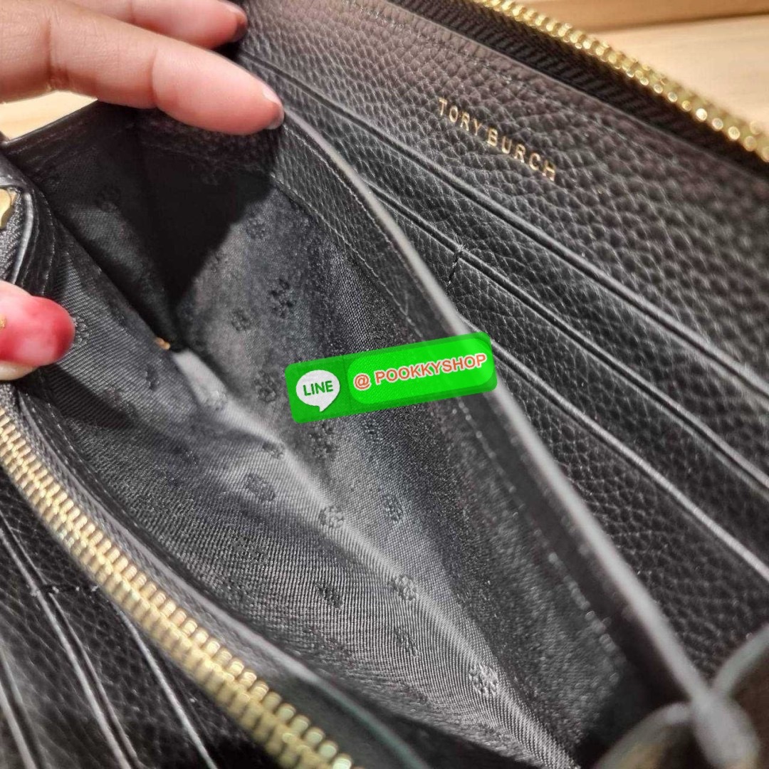 🔆 Model TORY BURCH THEA MULTI GUSSET ZIP CONTINENTAL WALLET 🔆 Details กระเป๋าสตางค์ใบยาวเบสท์เซลเลอร์ ขนาดกำลังพอเหมาะ ดีไซน์เรียบหรู รูดเปิด-ปิดด้วยซิป ภายในแบ่งสัดส่วนไว้ดี ใส่บัตรได้เยอะ ใส่ธนบัตรได้ มีช่องซิปแยกใส่เหรียญได้หรือจะใส่โทร