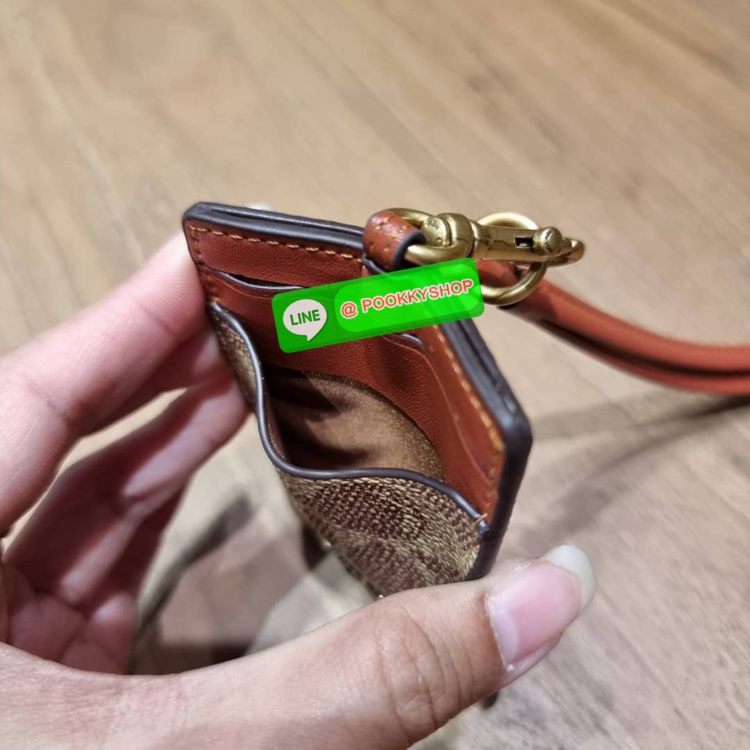 กระเป๋าใส่บัตรคล้องคอ Coach card holder ราคาพิเศษสุดๆ!!! ของหายาก!! ง่ายๆแบบไม่ธรรมดา!! คลาสสิคแต่มีดีเทลโดดเด่น!! กระเป๋าถนอมบัตร พร้อมสายคล้องคอ ดีไซน์ลวดลายสวย ดูดีทุกแบบ ใช้งานง่าย พกพาสะดวก จะใส่บัตรพนักงาน บัตรเครดิต บัตรปชช. ใบขับขี่ และบัตรอื่นๆที