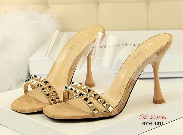 สินค้าพร้อมส่ง รองเท้าส้นสูงนำเข้าเกรดพรีเมี่ยม วัสดุผ้าสักหลาด สายคาดPUใสนิ่มอย่างดีไม่บาดเท้า ดีไซน์สายคาดด้านหน้าตกแต่งอะไหล่หมุดสีทอง เพิ่มความหรูหรา ส้นเข็ม สวมใส่ง่าย กระชับหน้าเท้า โดดเด่นไม่ซ้ำใคร งานคุณภาพดีมาก งานจริงสวยเหมือนรูปค่ะ