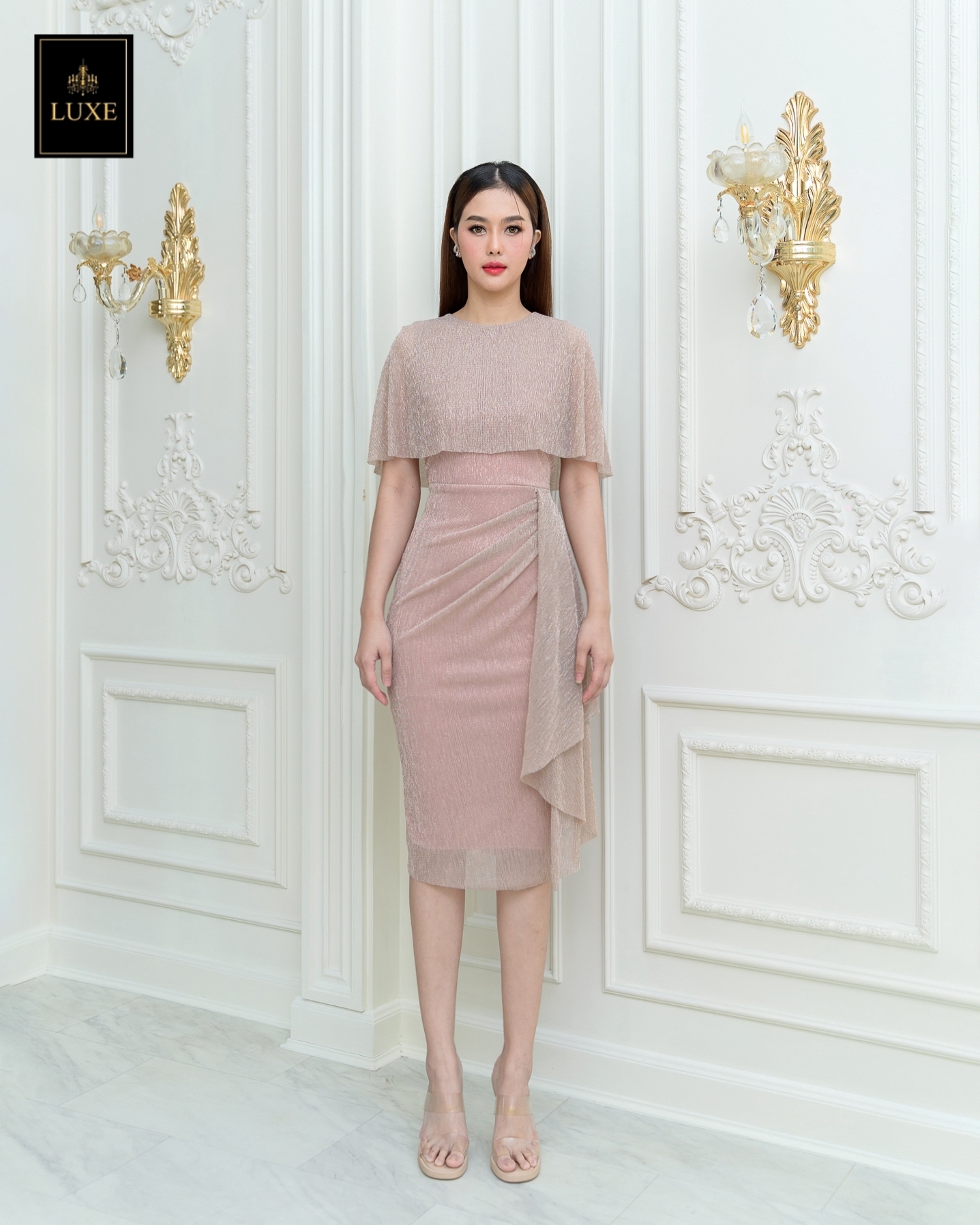 เดรสแฟชั่น เดรสเสื้อคอกลมแขนกุด ดีเทลเป็นเสื้อคลุมไหล่ในตัว