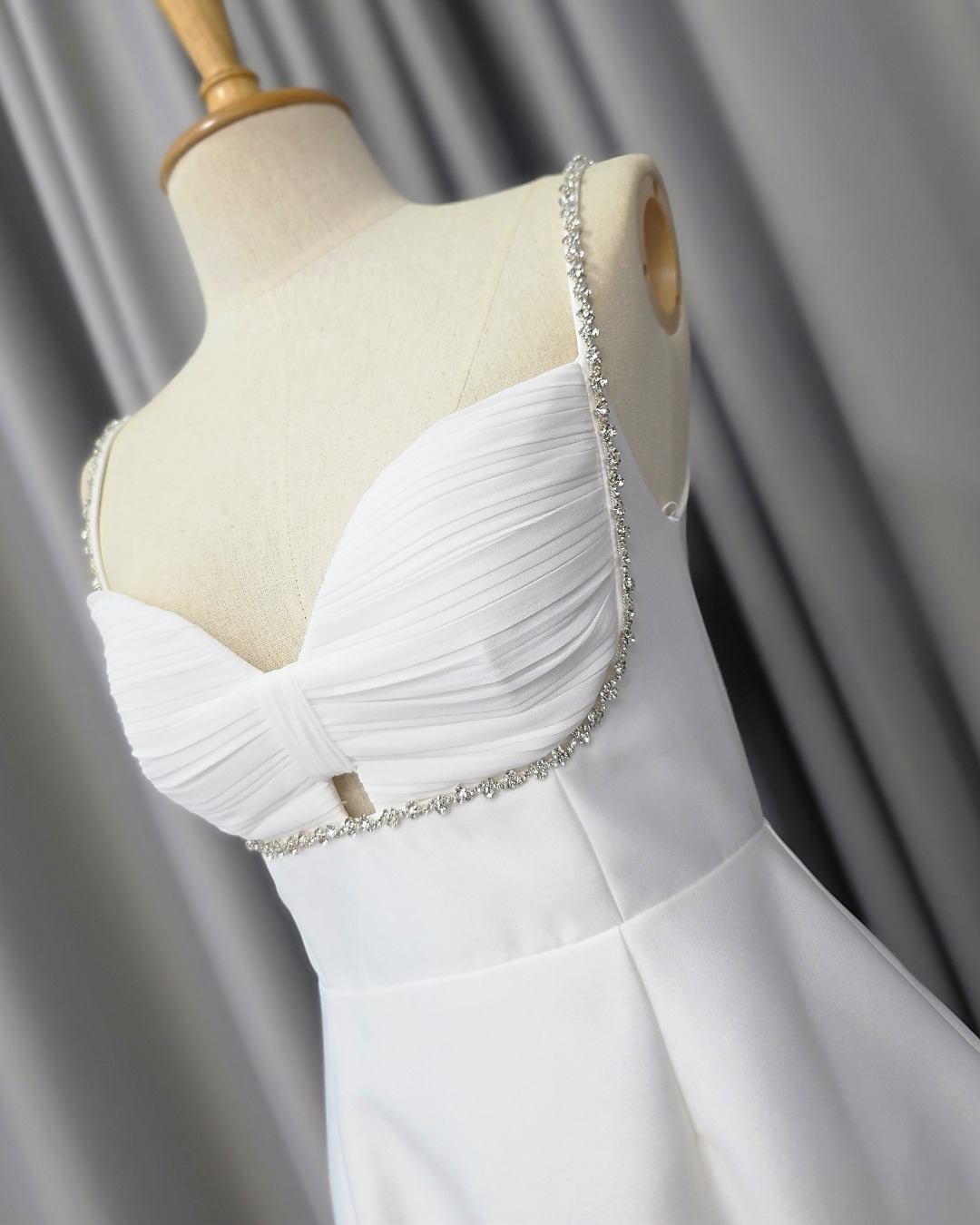 เดรสแฟชั่น เดรสเสื้อสายเดี่ยว กระโปรงทรงเอ