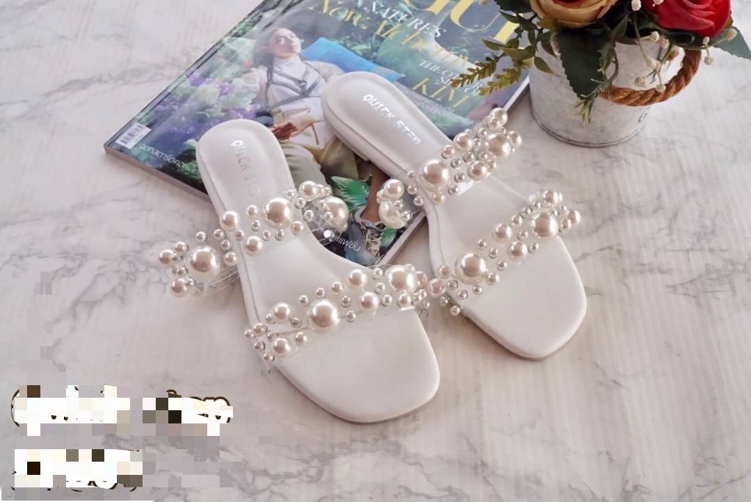 สินค้าขายดีพร้อมส่งค่า รองเท้างานสวยมาแล้วค่า details รองเท้าแฟชั่นน้องมุขมาใหม่คะ งานน่ารักมากค่ะ งานทรงสวย ใส่ง่าย จะใส่ไปเที่ยวทะเล 🏖⛱ก็น่ารักค่าสาวๆไม่ควรพลาดเลยค่า