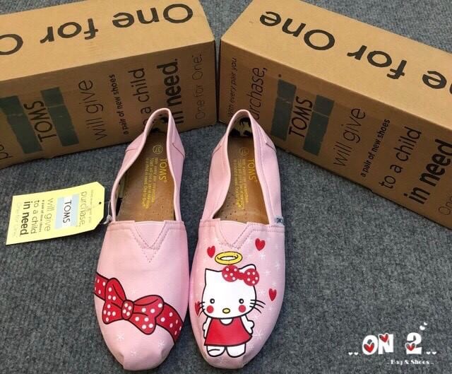 Toms Shoes พร้อมส่งค่ะส่งสุดฮิตรองเท้าสุดป๊อบมาทั้งลายNormal และลาย limited edition ใครรอรุ่นนี้อยู่ห้ามพลาดนะคะ