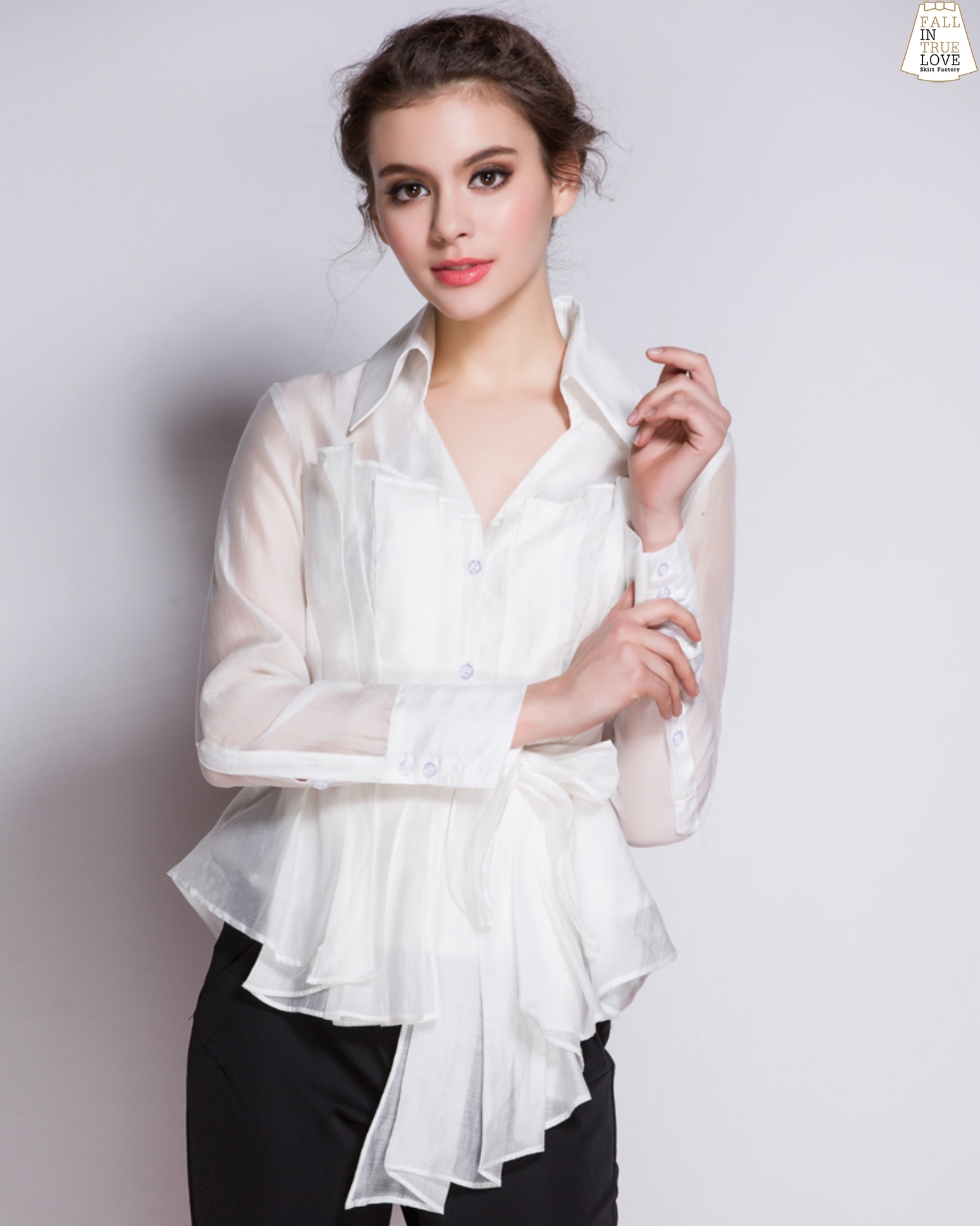 เสื้อแฟชั่น เสื้อเชิ้ตคอวีจับจีบทวิสต์ช่วงตัวรอบตัวหน้าหลังแบบเรียบหรู