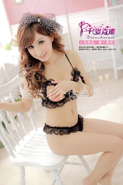 ชุดชั้นใน ชุดบิกินี่ ชุดทูพีซ แต่งระบายลูกไม้เซ็กซี่ สีดำเซ็กซี่ แต่งระบาย เล่นลูกไม้ เว้าหน้าอก พร้อมจีสตริง แต่งสายระบายแบบเปิดเป้า เปรี้ยวเข็ดฟันเลยคะ