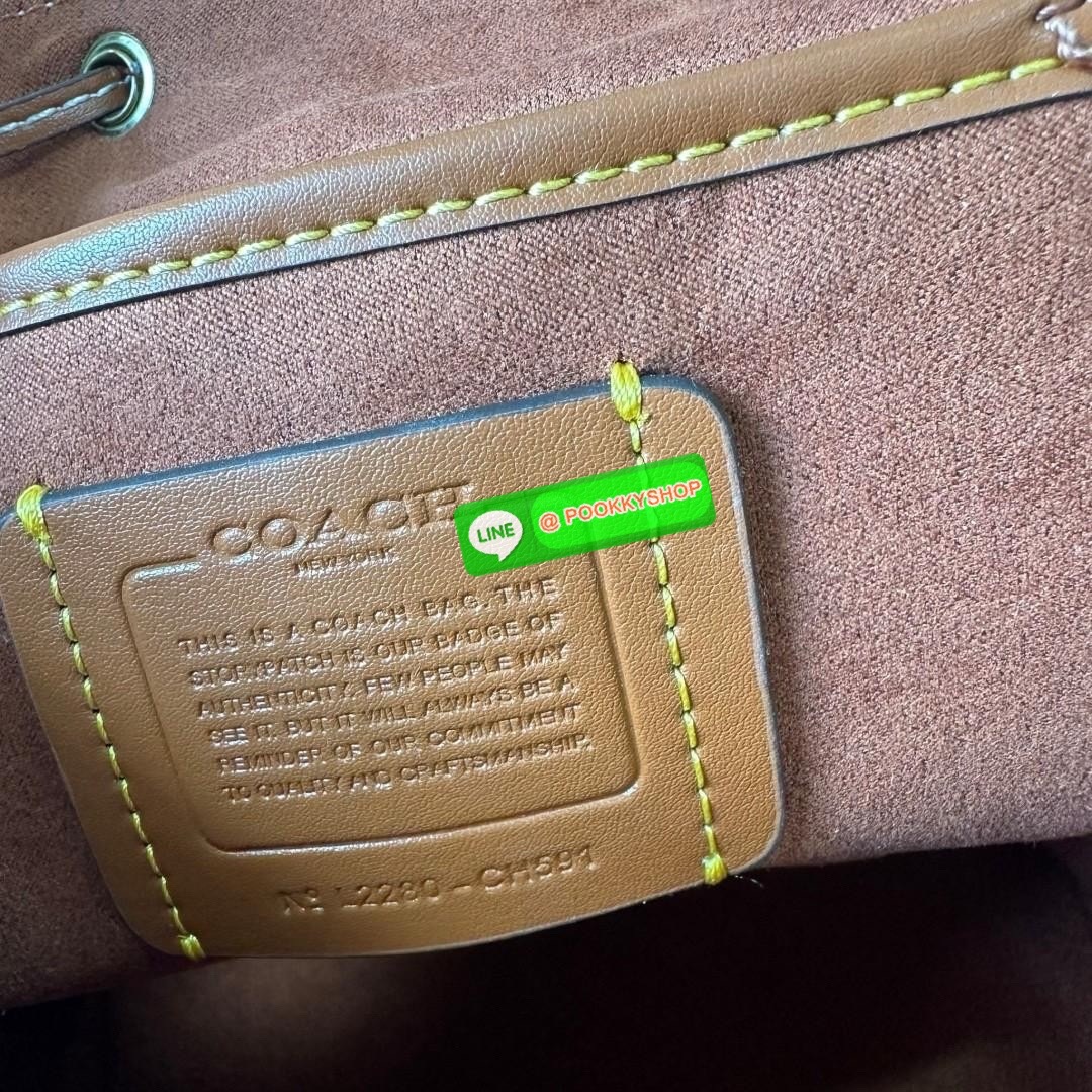 COACH RIYA BACKPACK 21 IN SIGNATURE TEXTILE JACQUARD (CH591) 🔖กระเป๋าเป้ดีไซน์ใหม่ไซส์มินิน่ารัก 🔖วัสดุ ผ้า jacquard ทอลาย ตัดสลับหนังแท้ 🔖 เปิด-ปิดแบบกระดุม ปากกระเป๋าสามารถกดล็อคเปิดปิดและมีเชือกรูดอีกชั้น ภายในโล่งกว้างใส่ของได้