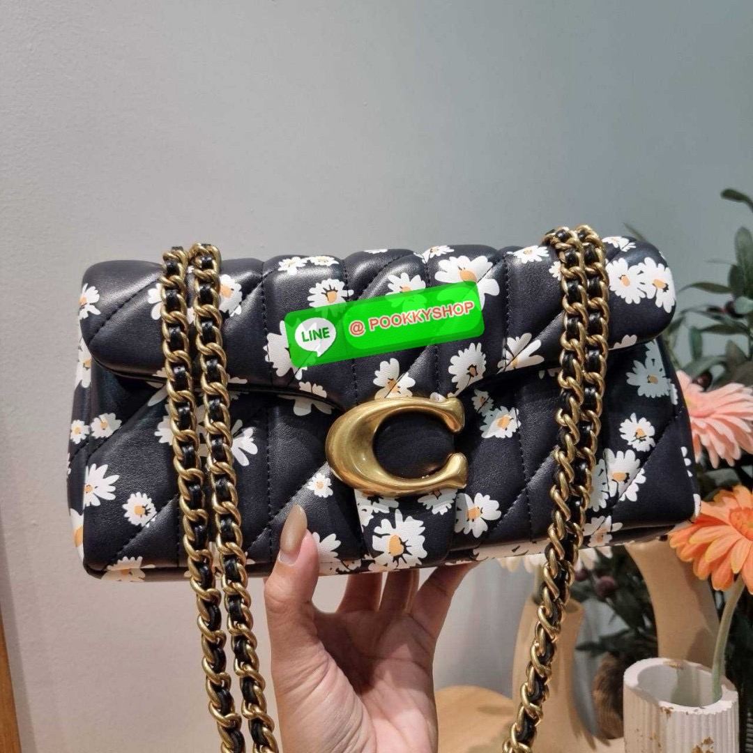 COACH CR705 TABBY SHOULDER BAG 26 WITH QUILTING AND FLORAL PRINT 🔆 Details ไอเท็มใหม่ สวยเกินเรื่องไปมาก! ดีไซน์ลวดลายดอกไม้สดใสตัดกับโทนสีคลาสสิคได้อย่างลงตัว
