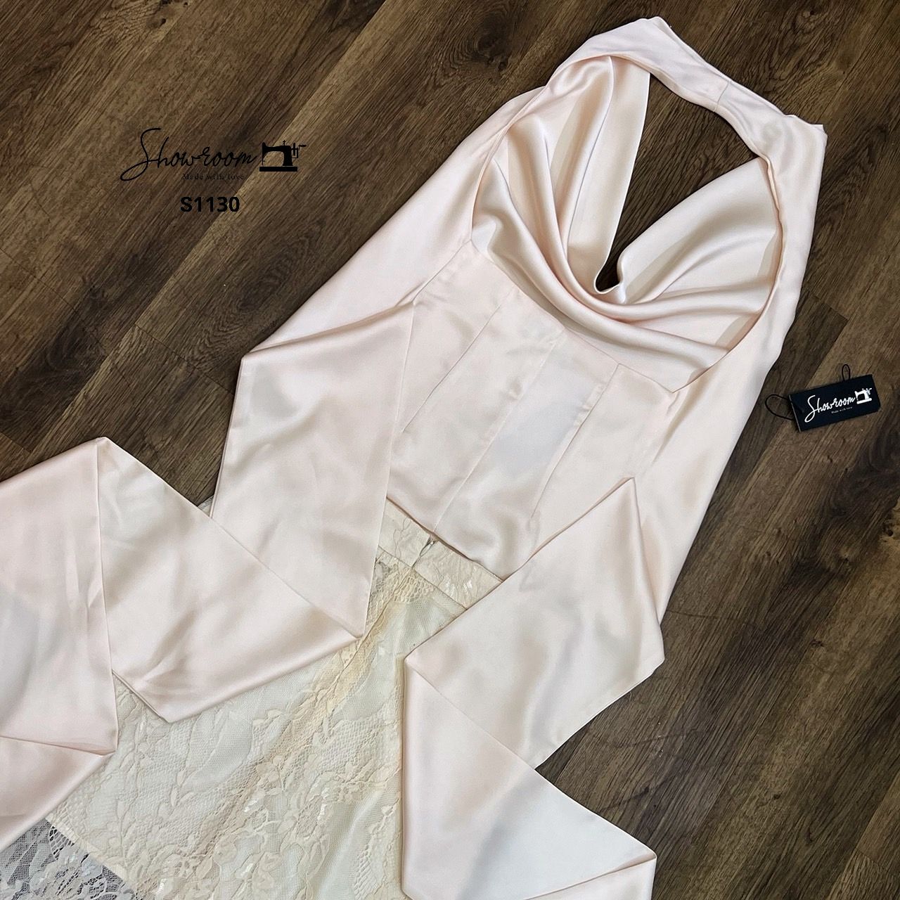 ชุดเซทแฟชั่น เซ็ตเสื้อคอถ่วงชายผูกเอว มาพร้อมกระโปรงลูกไม้ซีทรูทรงเข้ารูป