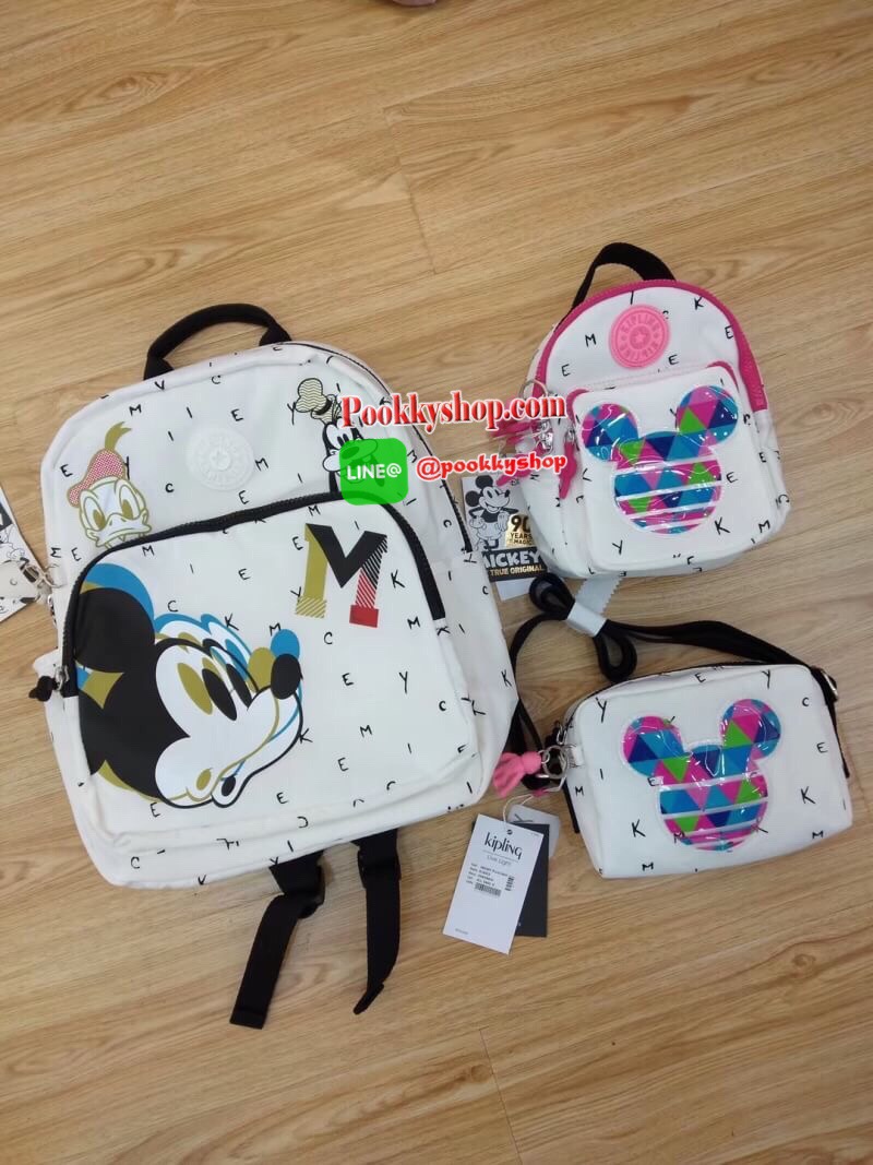 Kipling & Disney Summer 2019 Minnie Mouse and Mickey Mouse กระเป๋าเป้สะพายหลังสไตล์ Backpack มาพร้อมพวงกุญแจลิง ด้านหน้ามีช่องซิปแยกใส่ของจุกจิก ด้านข้างมีกระเป๋าข้าง ภายในช่องใหญ่หลัก มีช่องซิปใส่ของ พร้อมช่องเล็ก2ช่อง เปิด-ปิด ด้วยซิป วัสดุผ้ากันน้ำ จุข