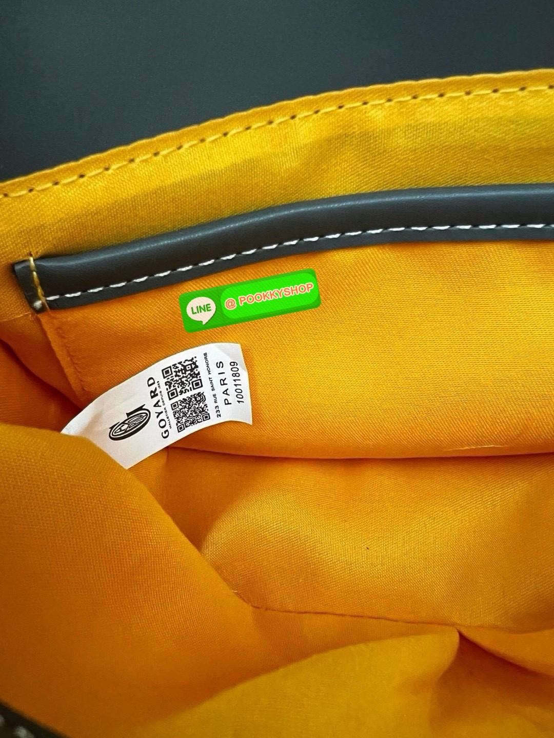 NEW NEW NEW จะเลิกฮิตกันกี่โมงค่าสำหรับรุ่นนี้ GOYARD BELVEDERE PM พร้อมส่ง! ได้ราคาดีมา จำนวนจำกัดค่ะ! 💌กระเป๋าสะพายข้างหรือครอสบอดี้ร์ หนังแท้สวย หนังมีความนิ่มในตัว น้ำหนักเบา ตอบโจทย์ได้ดีในทุกๆวันค่ะ 💌เปิด-ปิดกระเป๋า แบบตัวสอดด้านหน้า