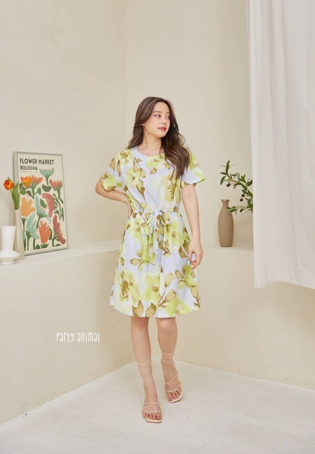 🌻🌸🪸ลายดอกไม้คิ้วท์ๆค้าา🥰🥰เดรสคอกลมแขนสั้นทรงกระโปรงเอบานเล็กน้อย เอวยืด เนื้อผ้าคอตตอน 100% ลายน่ารักค้าา มีซับในกระโปรง มีกระเป๋าล้วงข้างค่ะ 3ลาย