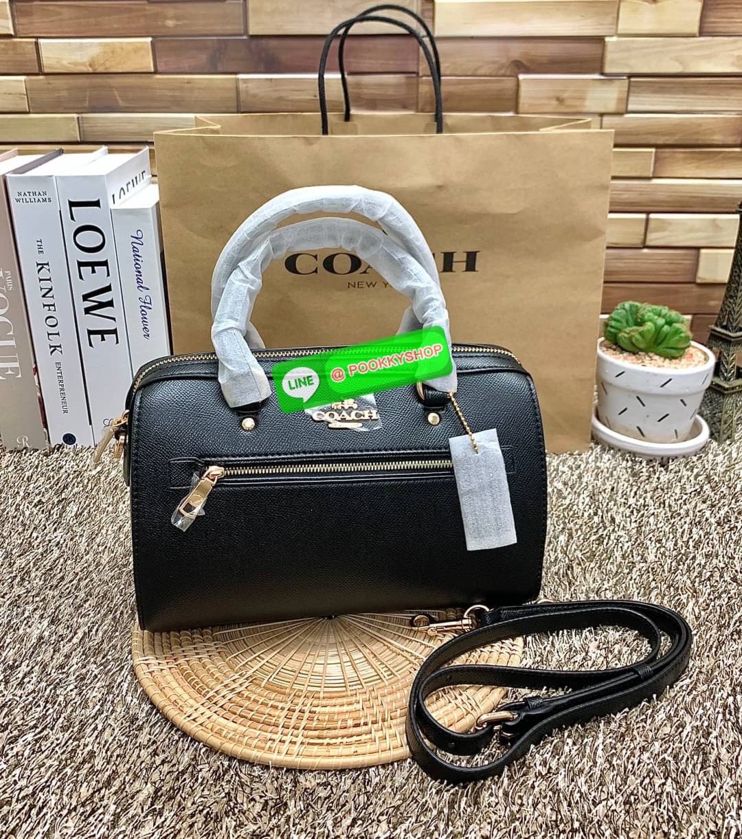 New in!! เข้าแล้วสีที่สาวๆรอคอยกันมานาน ห้ามพลาด COACH ROWAN SATCHEL ((79946)) พร้อมส่ง สิ้นสุดการรอคอย ห้า พลาดค่า! กระเป๋าหิ้ว//คล้องมือ//สะพายข้างได้ หนังแท้ลายหนังสวย ทรงสวย หรูดูผู้ดีมาแต่ไกลเลยค่าา ด้านหน้ามีช่องซิปให้ใส่ของจุกจิก ปากกระเป๋าแบบซิป ภ