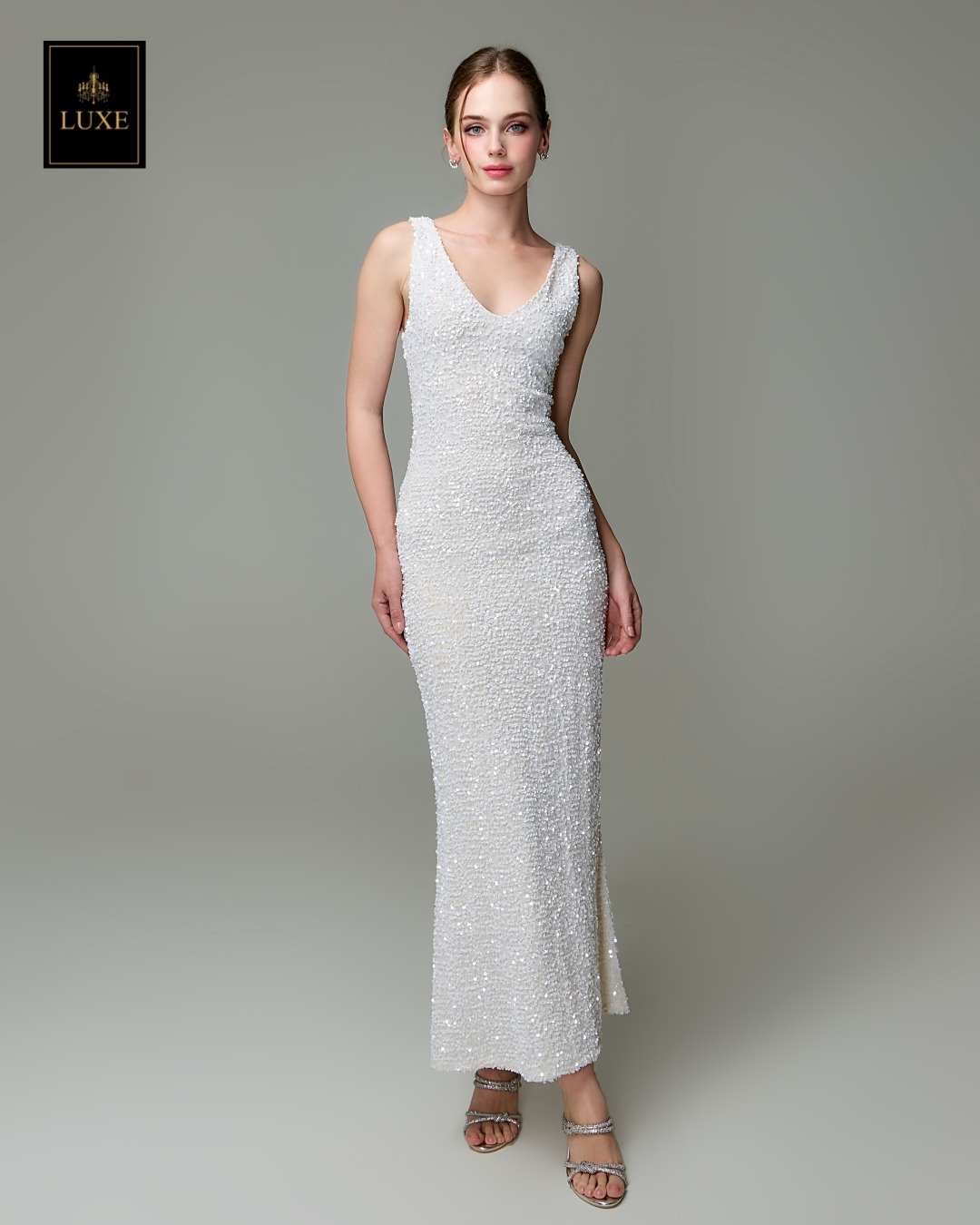 เดรสแฟชั่น เดรสเสื้อคอวีแขนกุด ทรงเข้ารูป