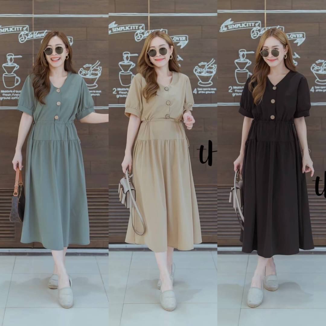 T H E R พร้อมส่งค่า🌿🌿 Long Dressเดรสคอวีแต่งกระดุมตัวยาวดีไซน์สวย ดีเทลช่วงเอวปรับรูดได้กระโปรงทรงระบายพริ้วๆผ้าทิ้งตัว ใช้ผ้าเนื้อดี ผ้านิ่มใส่สวย ตัวเดียว ใส่เที่ยวใส่ชิวได้เลยค่ะ ห้ามพลาดน้า