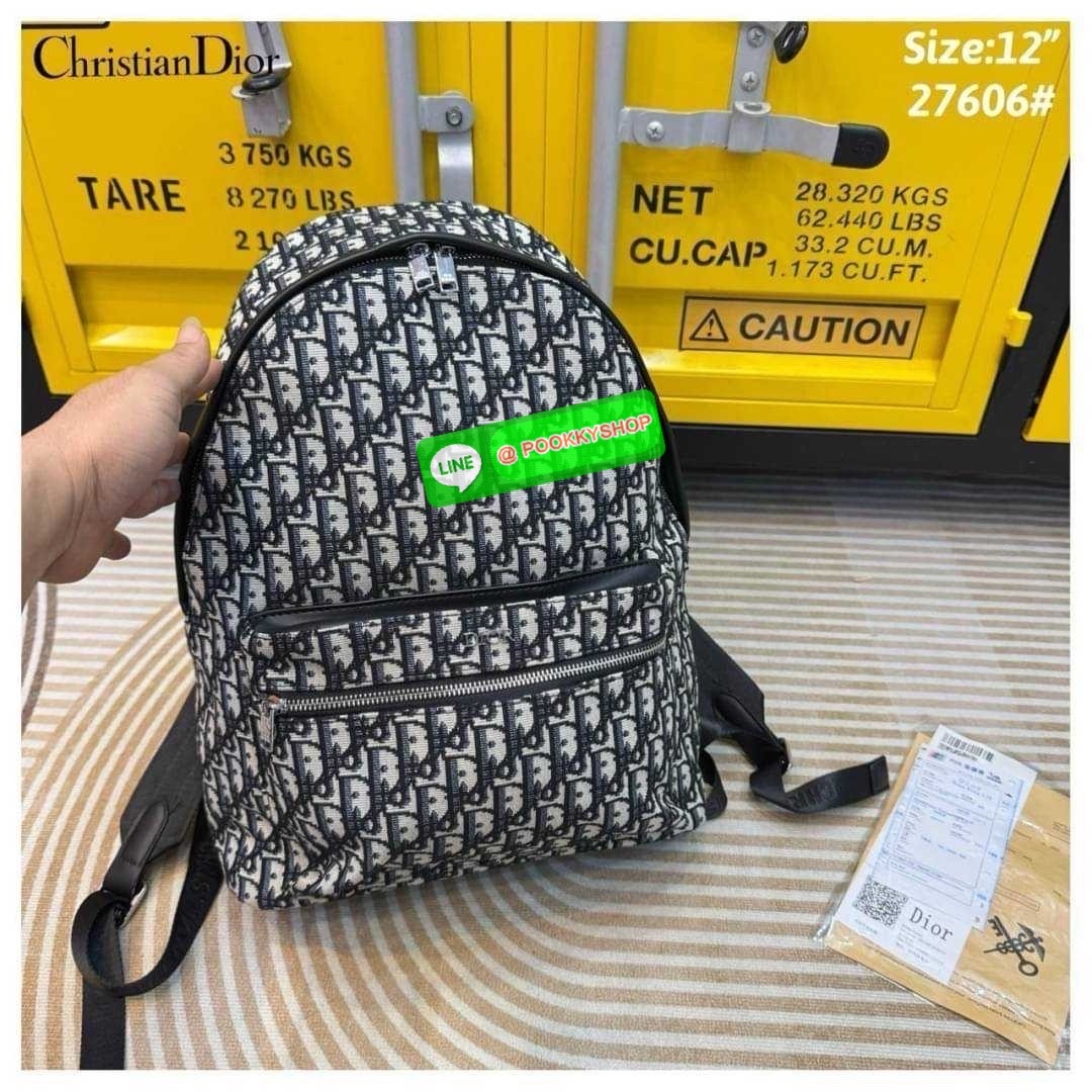 DIOR Rider Backpack Oblique Jacquard กระเป๋าเป้คอลใหม่สวยเด่นเป็นเอกลักษณ์ ด้วยงานผ้าแจ็คการ์ดตามแบบฉบับแบรนด์ที่ทันสมัย Best seller Unisex ของงานเป้จริงๆ ใช้ได้ทั้งหนุ่มๆและสาวๆ