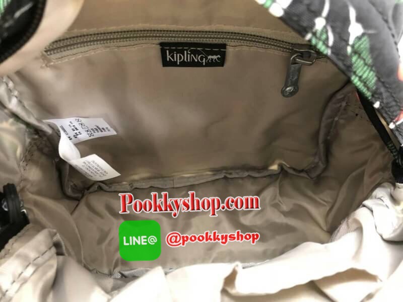 New in. Kipling Mini Backpack Bag >>Factory oem HK<< สิ้นสุดการรอคอย พร้อมส่งที่ไทยอีกครั้งค่ะ!!! สุดคุ้ม!!! รุ่นนี้สามารถหิ้ว//สะพายข้าง//ครอสบอดี้ร์//และสะพายหลังแบบเป้ ได้ ครบจบใบเดียวอยู่ค่ะ!!! วัสดุไนล่อน ด้านหน้ามีช่องซิปหนึ่งช่อง ใส่มือ