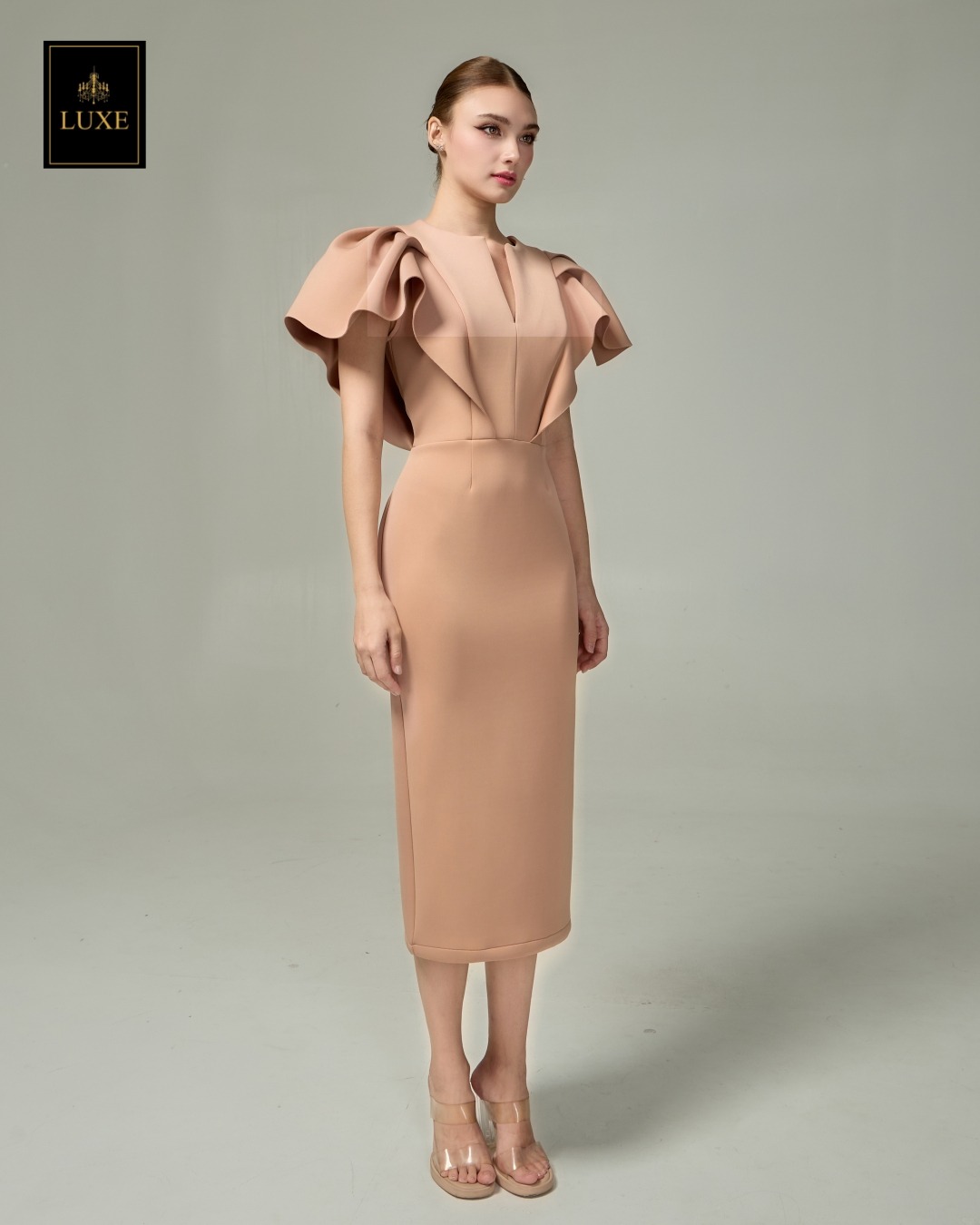 เดรสแฟชั่น เดรสเสื้อคอกลมผ่าหน้า แขนระบาย กระโปรงทรงสอบ