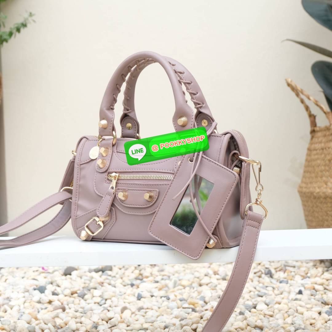 กระเป๋าคุณภาพจากแบรนด์ KEEP ทรงสวย ตอบโจทย์ทุกการใช้งาน รุ่น ‘ Ghaso ‘ > ร่นใหม่ หนัง Microfiber Nano เนื้อดี นิ่มมาก ทนทานกว่าเดิม >น้ำหนักเบา ใส่ของจุ >ถือสะพายเข้าง่ายกับทุกชุด