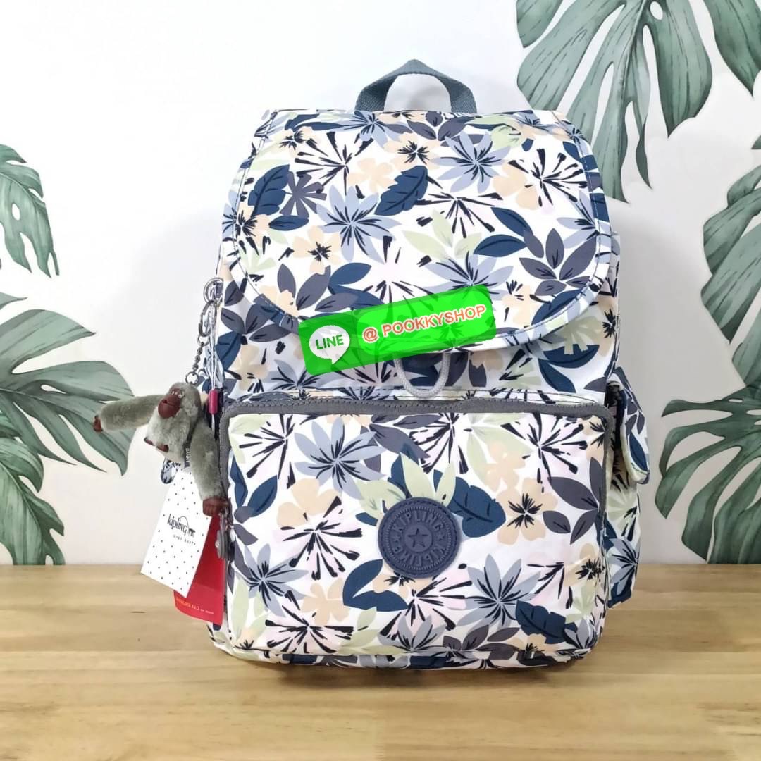 Kipling City Pack Medium Backpack กระเป๋าเป้ Kipling ขนาดกลาง วัสดุ Polyester 100% มีหูหิ้วด้านบน -ด้านหลัง มีซิปหลัง 1ช่องลึก -ด้านข้างมีช่องใส่ของเล็กน้อยทั้ง 2 ด้าน เปิด-ปิด ด้วยกระดุมแม่เหล็ก -ด้านหน้ามีช่องซิปใส่ของแยก 1 ช่อง และ ช่องปรับขนาดด้วยสายล