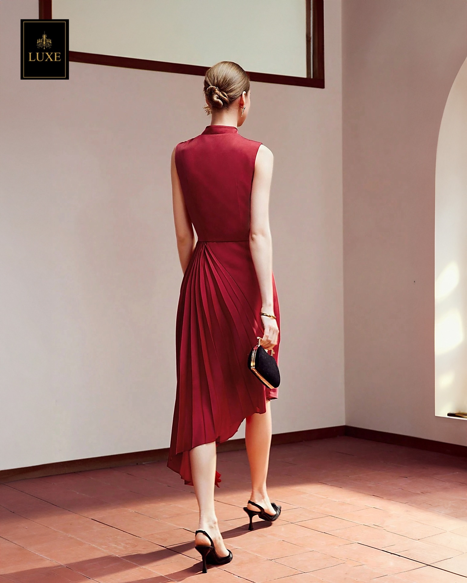 เดรสแฟชั่น เดรสเสื้อแขนกุด คอจีนสไตล์กี่เพ้า กระโปรงบาน อัดพลีทแต่งผ้าเฉลียง