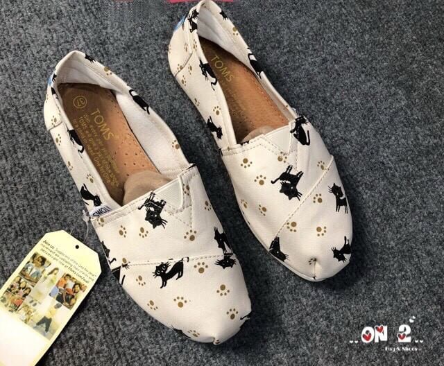 Toms Shoes พร้อมส่งค่ะส่งสุดฮิตรองเท้าสุดป๊อบมาทั้งลายNormal และลาย limited edition ใครรอรุ่นนี้อยู่ห้ามพลาดนะคะ