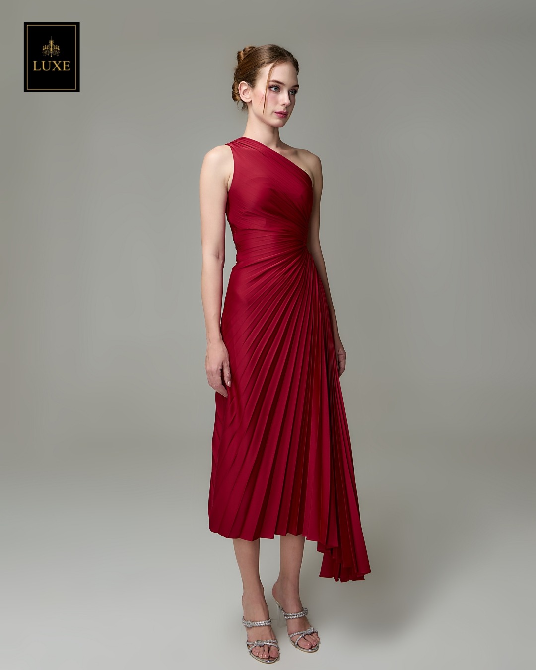 เดรสแฟชั่น เดรสเสื้อไหล่เดียว กระโปรงยาวชายเฉลียง อัดพลีททั้งตัว