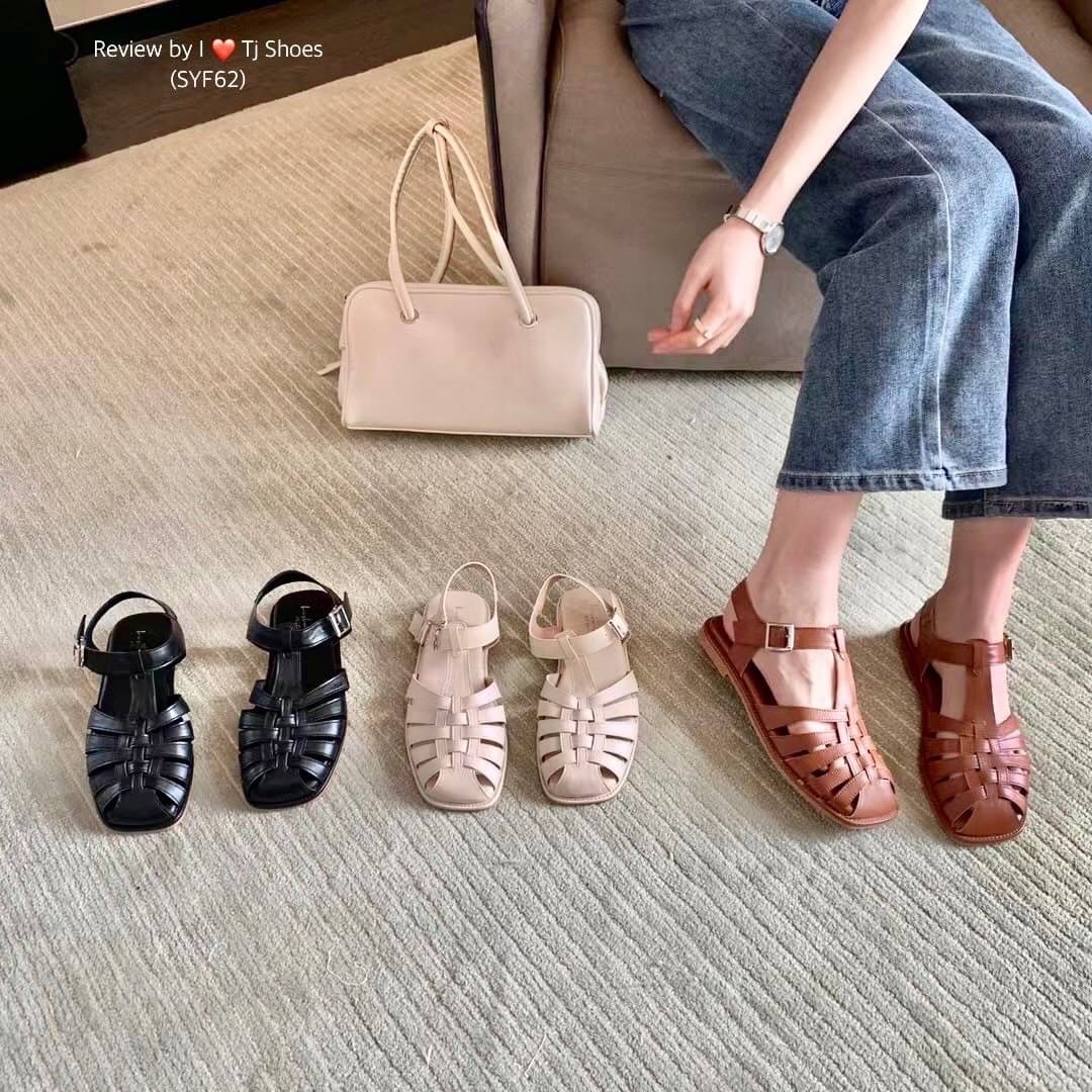 !! พร้อมส่งรองเท้ารัดส้นนำเข้าสวยเก๋ขายดีมากๆ !!! - หนังรุ่นนี้ใส่ดีมาก ใส่เดินสบาย - มีรูระบายอากาศ ใส่แล้วเท้าไม่อับ - สายสามารถปรับให้กระชับได้ - จับแมทกับชุดง่าย ใส่แล้วดูเกร๋ดูน่ารักมากๆ - ทางร้านถ่ายรูปจากสินค้าจริง *** ของจริงงานดีสวยเป๊ะมาก สวยเกิ