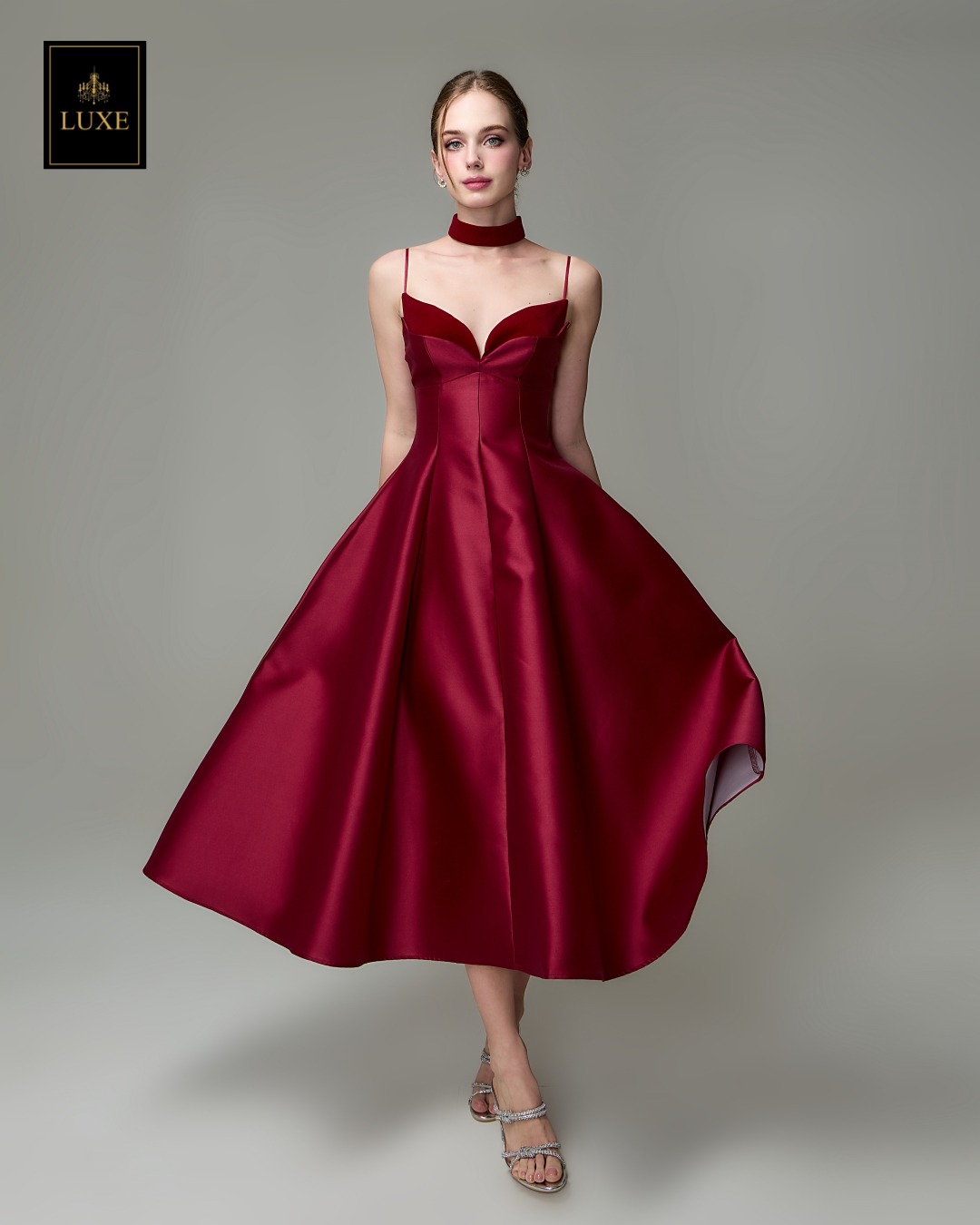 เดรสแฟชั่น เดรสเสื้อสายเดี่ยว ดีเทลหน้าอกโค้ง ซ้อน2เลเยอร์ กระโปรงบานทรงวงกลม