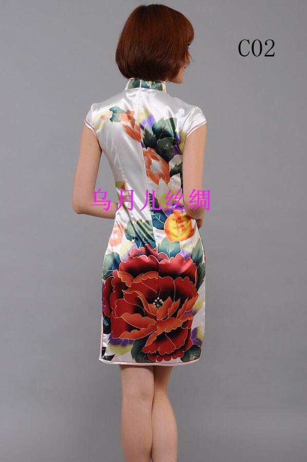 ชุดกี่เพ้าประยุกต์ กี่เพ้าจีน สีขาวมุก แต่งลายดอกเบญจมาศ สวยหรูมากคะ SIZE M