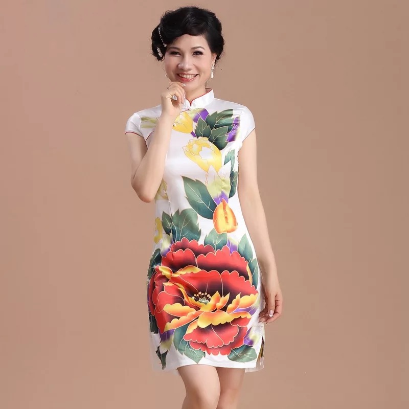 ชุดกี่เพ้าประยุกต์ กี่เพ้าจีน สีขาวมุก แต่งลายดอกเบญจมาศ สวยหรูมากคะ SIZE M