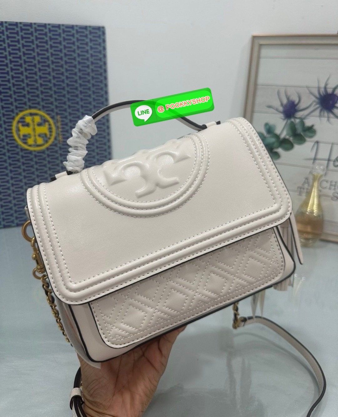 “🖤 Tory Burch Fleming Soft Mini Top Handle – หนังแท้นุ่ม ลาย Quilt หรูมีสไตล์ ถือก็สวย สะพายก็แพงในลุคเดียว ✨