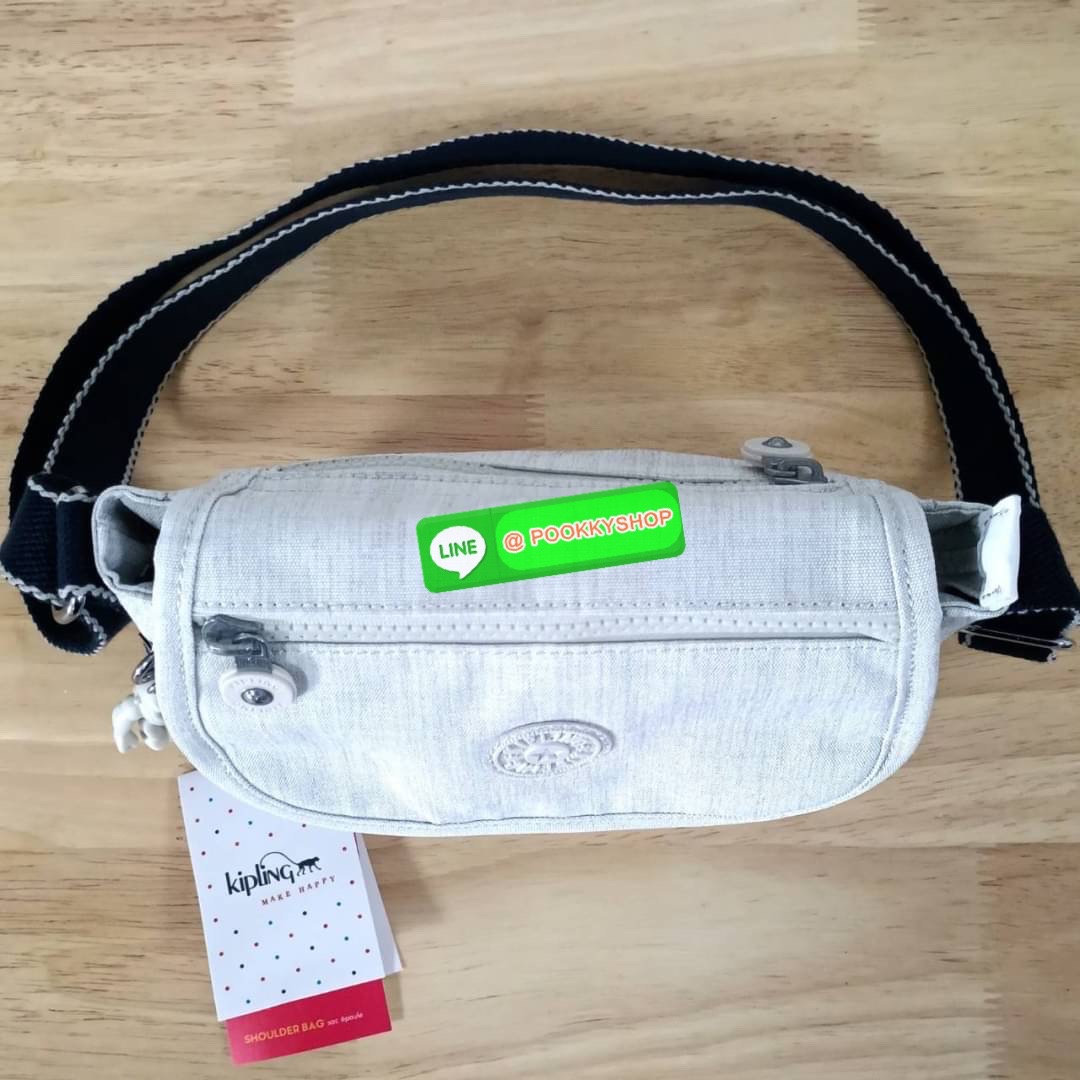 KIPLING SABIAN CROSSBODY MINI BAG กระเป๋าสะพายข้าง วัสดุ Nylon & Polyester 100% ขนาดเล็กกำลังน่ารัก เปิด-ปิดด้วยฝาปิดกระดุมแม่เหล็กและซิปแบรนด์ ด้านในมีแท็กแบรนด์