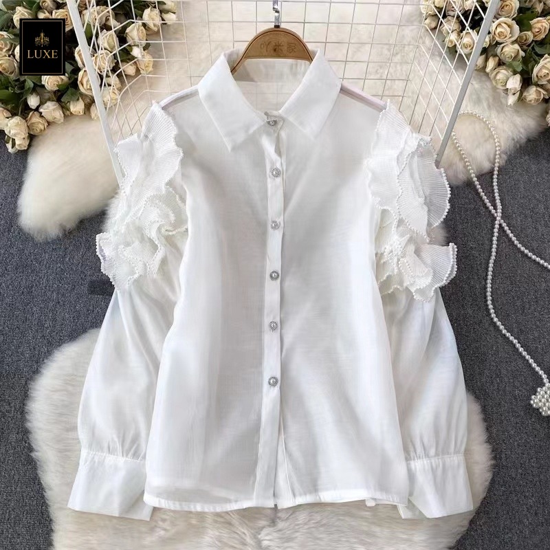 เสื้อแฟชั่น เสื้อเชิ้ตคอปกแขนยาว ดีเทลแต่งผ้าพลีทที่ต้นแขนพร้อมปักลูกปัดมุก