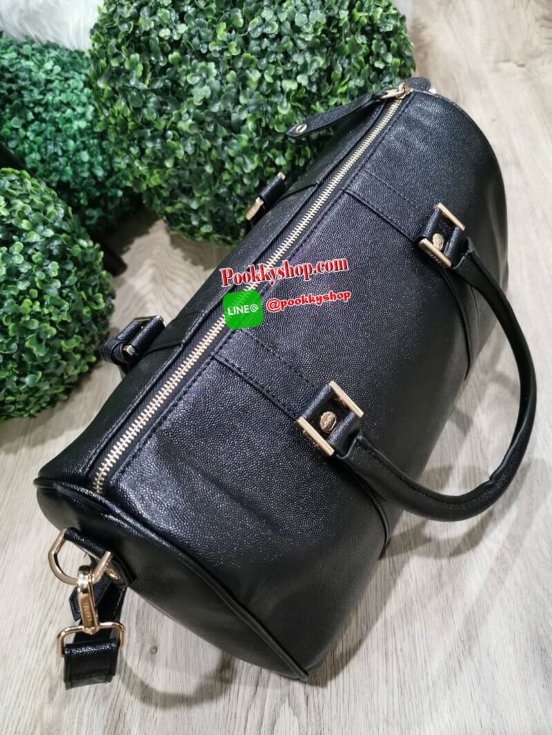 NEW! CHANEL CAVIAR LARGE HANDBAG VIP GIFT WITH PURVHASE กระเป๋าเดินทางใบใหญ่รุ่น Limited Edition - GWP พรีเมี่ยมกิ๊ฟของเเท้จาก Chanel Counter หนังคาเวียร์เนื้อหนาสีดำขึ้นลายสวยหรูอยู่ทรง ด้านหน้ามีโลโก้แบรนด์ เปิดปิดด้วยซิปสะดวกใช้ ประดับTAG โลโก้แบรนด์อะ