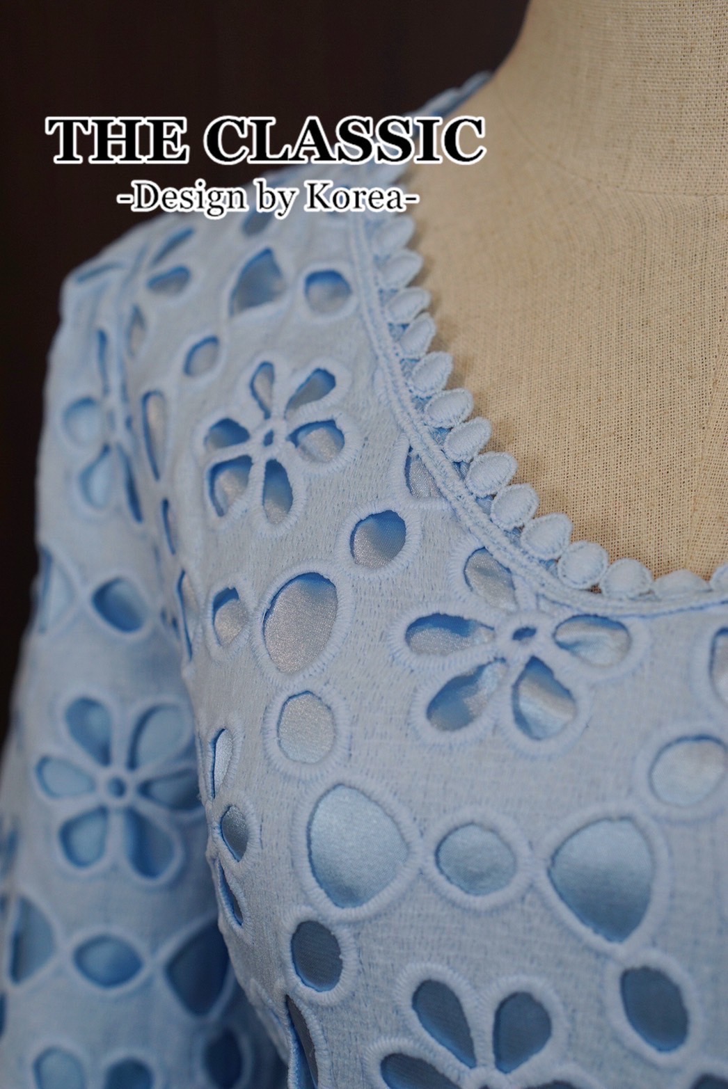 เดรสแฟชั่น เดรสลูกไม้ยาว ใช้ผ้าลูกขึ้นลายดอกไม้ เนื้อแน่นอย่างดีมีน้ำหนัก