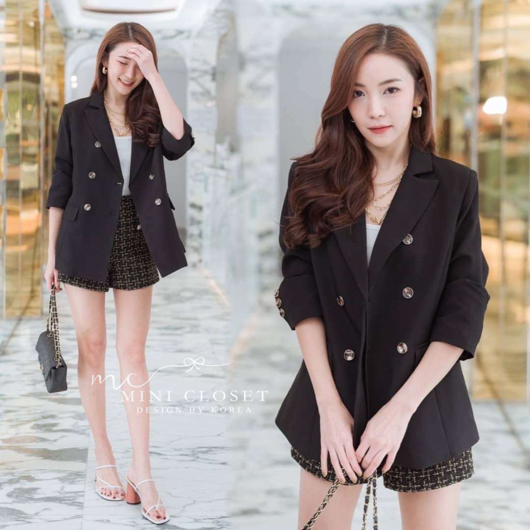 ⛅️Blazer ทรงดีงามมาก⛅️ งานสูท Oversize คุณภาพเนี้ยบๆ ผ้าเนื้อดี งานมีซับในทั้งตัว ความยาวปิดสะโพกบน ใส่ทางการก็ได้ ใส่ชิวๆเก๋ๆก็เอาอยู่ค่ะ