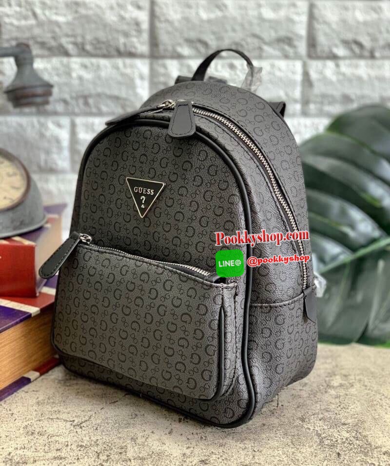 GUESS WOMEN’s DOME BACKPACK BAG พร้อมส่งค่ะ!! กระเป๋าสะพายหลัง มีหูหิ้ว ด้านหน้ามีโลโก้แบรนด์และช่องซิปหนึ่งช่องใส่มือถือหรือจองจุกจิกค่ะ เปิดปิดกระเป๋าช่องหลักแบบซิปคู่ ภายในโล่งกว้าง ซัปในผ้าลายแบรนด์นะค่ะ มีข่องซิปและช่องเล็กใส่ของจุกจิกค่ะ สายสะพายด้า
