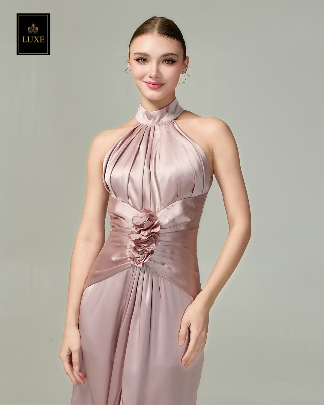 เดรสแฟชั่น แม็กซี่เดรสเสื้อคอกลมแขนกุด กระโปรงผ่าหน้าขา