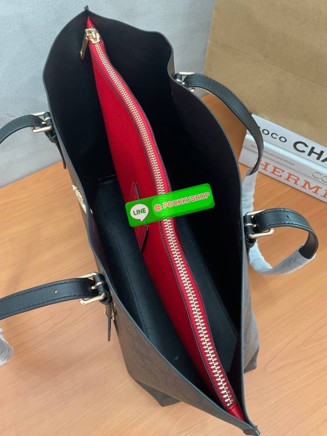 🚚 พร้อมส่ง 🚚 Restock!! รุ่นขายดีที่สุด มากี่รอบก็ขายดีหมดไวทุกรอบ💕 COACH F1665 MOLLIE TOTE IN SIGNATURE CANVAS กระเป๋าสะพายไหล่ Coach ทรง Shopping รุ่นใหม่ คุณภาพดี หนัง pvc หนังนิ่ม ทรงสวย คลาสสิก รุ่นฮิตตลอดกาล ไม่ตกเทรน ภายในแยก