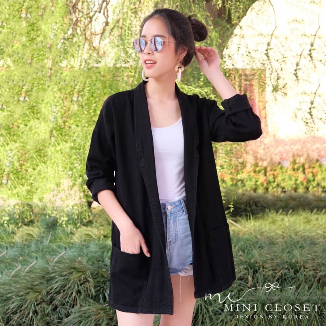 👾Lady Denim Blazer👾 รุ่นนี้ที่ต้องมี เสื้อคลุมยีนส์แพตเทิ้นสวย ใส่คลุมกันแดด กันหนาว ใส่ขึ้นเครื่อง เดินทาง ได้หม๊ดด ความยาวคลุมสะโพก เริ่ด