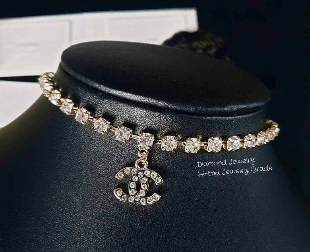 Super Hi-End Quality !!!! ((งาน 1:1 เหมือนในช็อปมากที่สุดในท้องตลาด)) Chanel Necklace สร้อยคอชาแนลงาน 1:1 เหมือนของแท้เป๊ะๆค่ะ ชนช็อป คอลล่าสุด รับรองงานสวยมากกกกก ดูหรู ดูผู้ดีสุดๆ งานดีคุณภาพดีมากๆมากๆคะรับประกันความพอใจเลยค่ะ ตัวเรือนสีทอง ไฮโซมากค่ะ ค