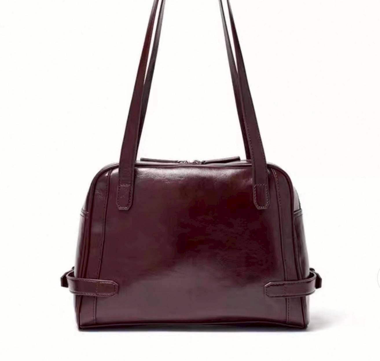 กระเป๋า Martin kim แบรนด์ดังเกาหลี ไม่ต้องต่อคิวซื้อ มาช้อปตรงนี้ได้เลยจร้า หนังเกรดงานพรีเมี่ยม ดีไซน์สวย ..ใส่ของได้จุๆ