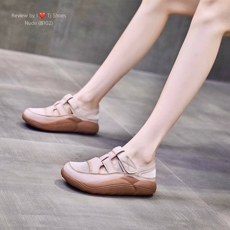 !! พร้อมส่งรองเท้าเพื่อสุขภาพนำเข้าสวยเก๋ขายดีมากๆ !!! - รุ่นนี้ใส่ดีมาก ใส่เดินสบาย - มีรูระบายอากาศ ใส่แล้วเท้าไม่อับ - สายสามารถปรับให้กระชับได้ - ส้นยางคุณภาพดีกันลื่นและช่วยซัพพอต์เท้าได้ดี - จับแมทกับชุดง่าย ใส่แล้วดูเกร๋ดูน่ารักมากๆ - ทางร้านถ่ายรู