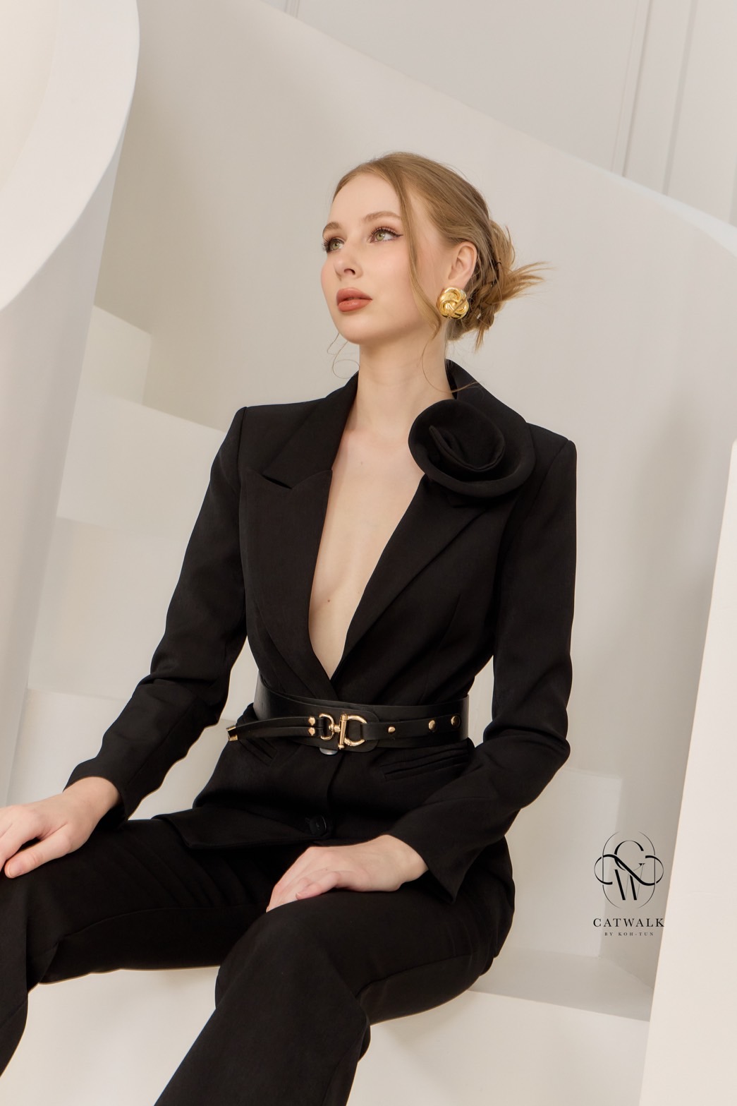 ชุดเซทแฟชั่น กับSet BLAZERปกดอกไม้+เข็มขัด+กางเกงทรงสวย