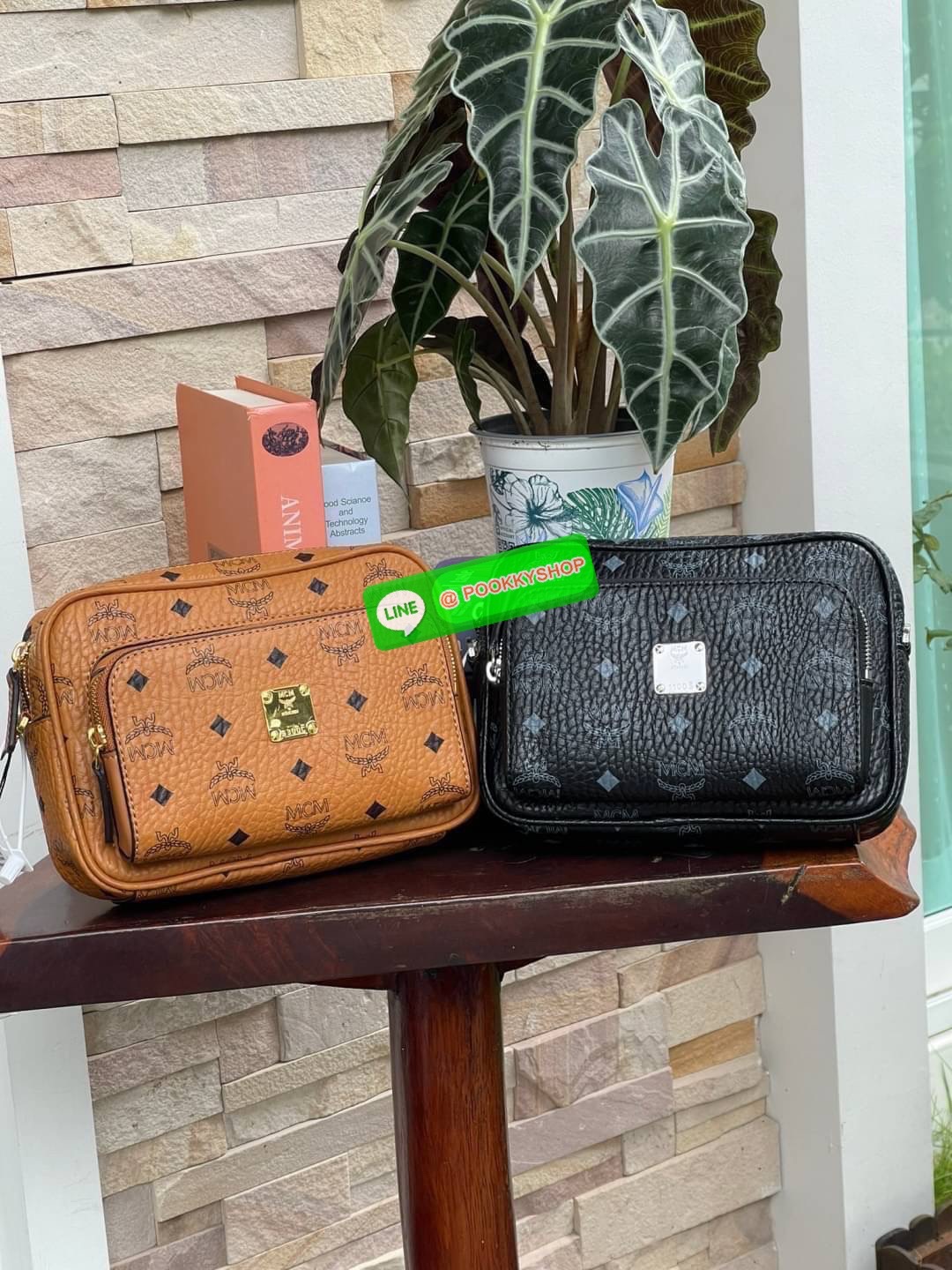 ð MCM KLASSIK CROSSBODY in Visetos( Small )āļāļĢāļ°āđāļāđāļēāļāļĢāļāļŠāļāļāļāļĩāđ Klassik āļāļĩāđāļĄāļĩāļĨāļąāļāļĐāļāļ°āļāļĢāļāļāļēāļĄāļāļ·āđāļ āļāļāļāđāļāļāļŠāđāļāļĨāđāļāļĨāļēāļŠāļŠāļīāļ āđāļāļĢāļāļŠāļĢāđāļēāļāļāļĢāļ°āđāļāđāļēāļāđāļģāļŦāļāļąāļāđāļāļēāļĄāļāļāļāļīāļŠāļĢāļ°āđāļŦāļāļ·āļāļāļąāđāļ āļāđāļēāđāļāđāļāļĨāļ·āļāļāļāļīāļ§āļĨāļēāļĒ Visetos āļāļąāļāđāļāđāļāđāļāļāļĨāļąāļāļĐāļāđāļāļāļmcm āđāļāļāļĩāđāļāļ·āļāđāļāļāđāļāļŠāļāļāļĢāļĩāđāđāļāļāđāļŪāļāļāđāļāļĢāļĩāļāļĩāđāļŠāļĄāļāļđāļĢāļāđāđāļāļāļāļĩ