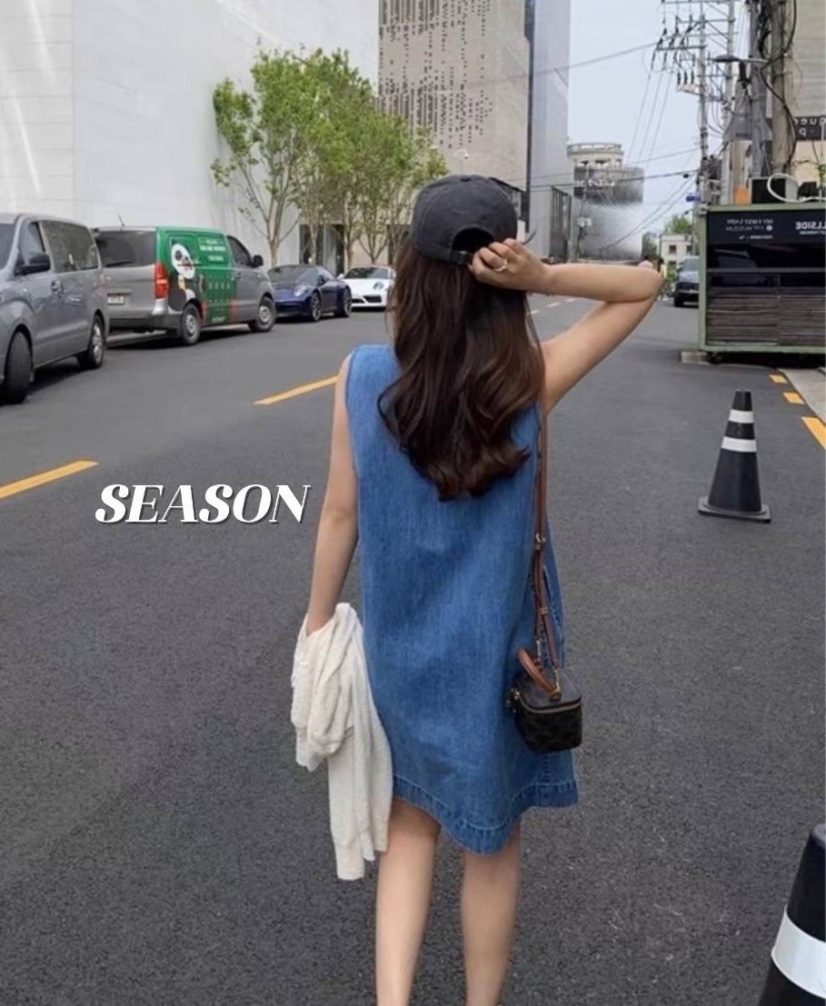 เดรสแฟชั่น เดรสสั้น ผ้ายีนส์แขนกุด ผ้าฟอกสีสวย กระเป๋า 2 ข้าง รุ่นนี้งานดีมาก