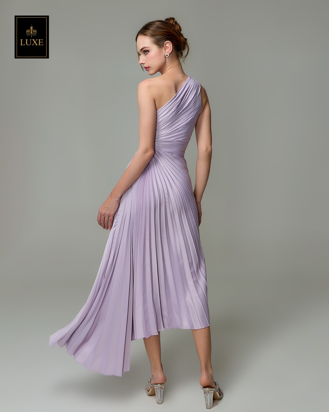 เดรสแฟชั่น เดรสเสื้อไหล่เดียว กระโปรงยาวชายเฉลียง อัดพลีททั้งตัว