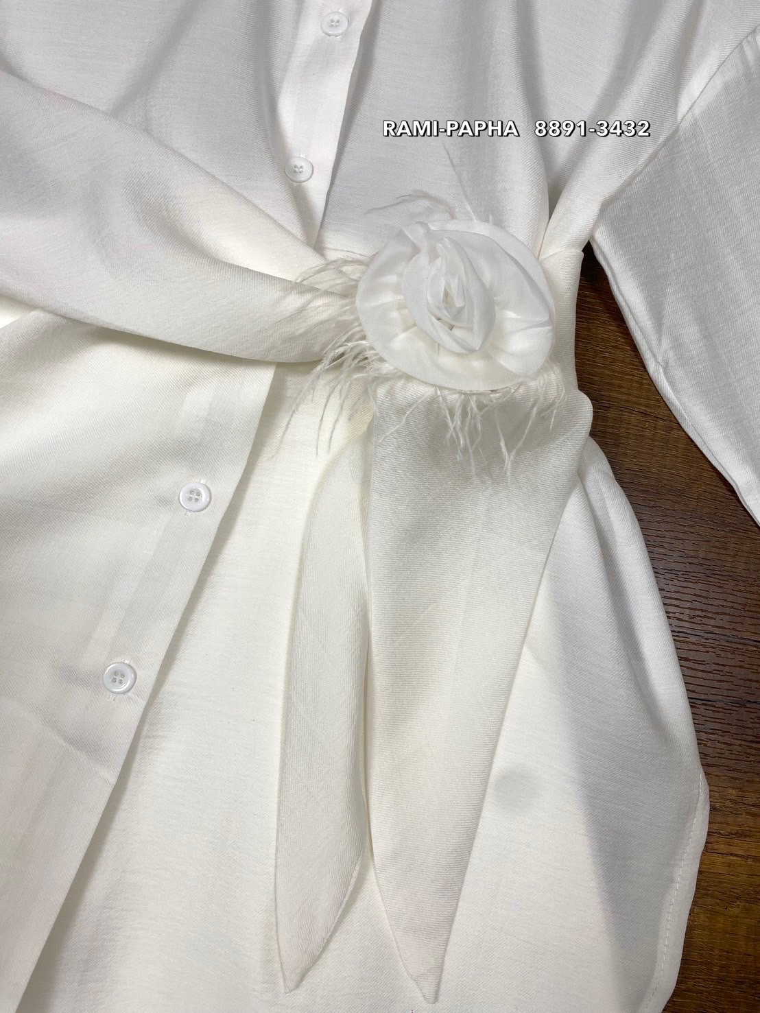 ชุดเซทแฟชั่น เสื้อเชิ้ตสีขาวเนื้อผ้าสวยอย่างดี++กางเกงขาสั้นสีขาว