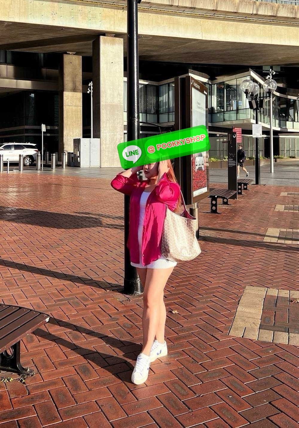 🔆 Model GOYARD BOHEME HOBO BAG 🔆 Details ไอเท็มที่ฮอต เด็ด! และมาแรง เข้าวงการแล้วออกไม่ได้จริงๆ! กับกระเป๋าโฮโบใบใหญ่ พร้อมใบลูก มาในสีลิมิเต็ดรุ่นที่ตามหา สวยเด่นเป็นเอกลักษณ์ด้วยลวดลายตัว Y เต็มผืน สายคล้องสะพายในตัว สะดวกใช้ หมดกังวลเร